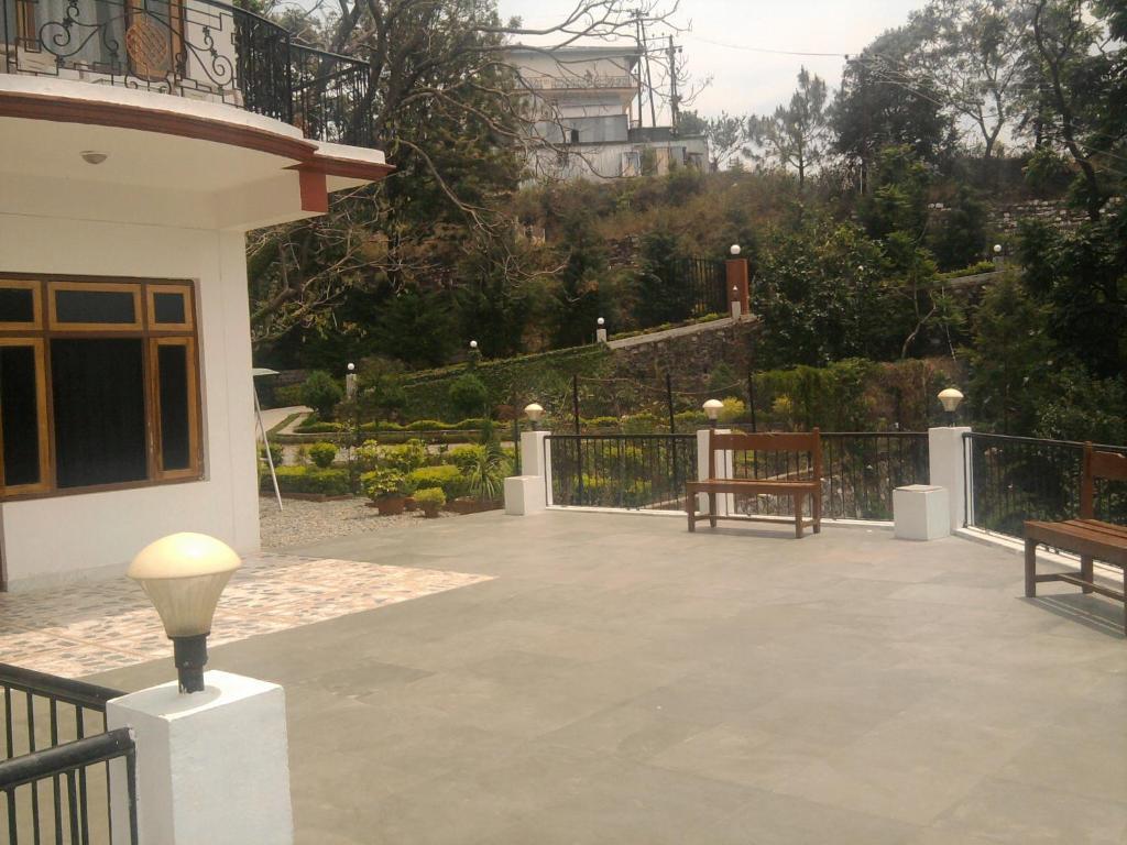 Sapphire Inn Bhīm Tāl Esterno foto